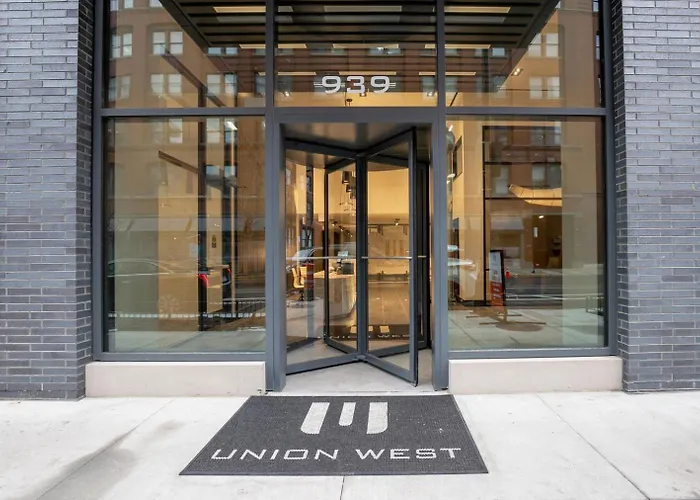 W Loop W Gym Pool Nr Restaurant Row Chi-234